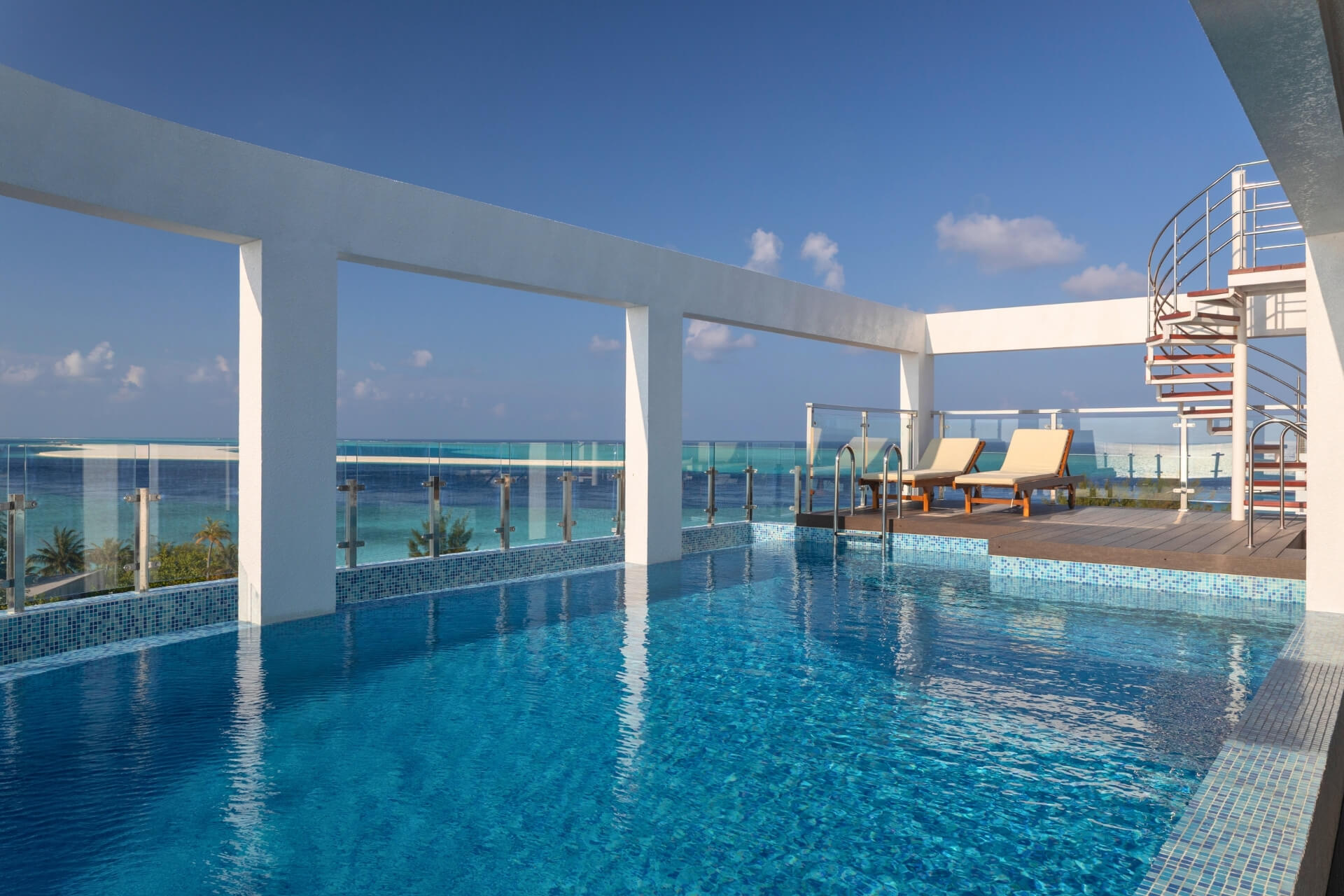 Arrival Beach & Spa Pool